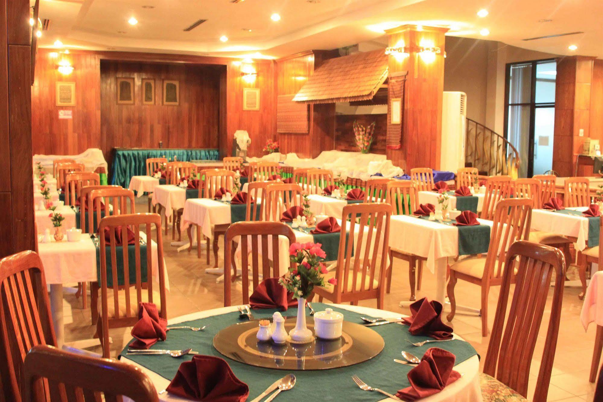 Diamond Hotel بنوم بنه المظهر الخارجي الصورة