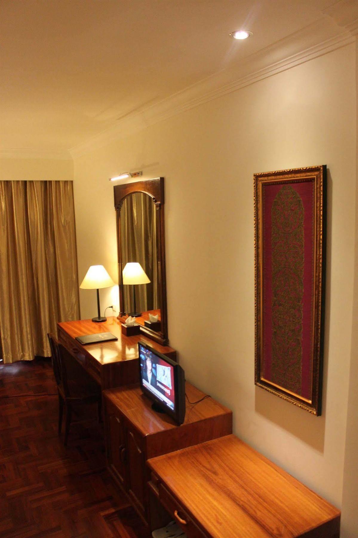 Diamond Hotel بنوم بنه المظهر الخارجي الصورة