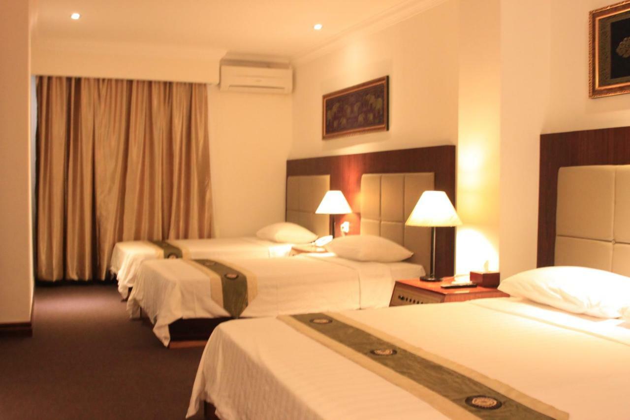 Diamond Hotel بنوم بنه المظهر الخارجي الصورة
