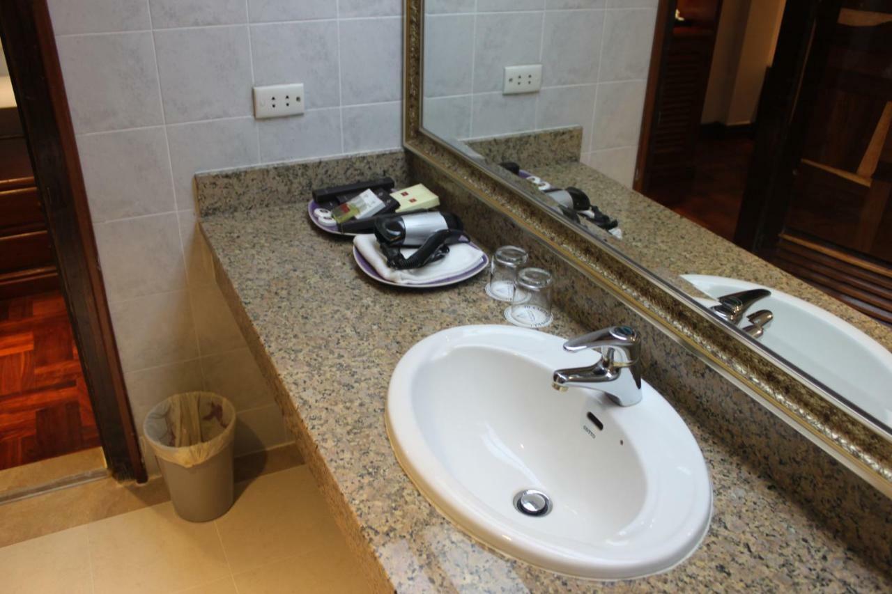 Diamond Hotel بنوم بنه المظهر الخارجي الصورة