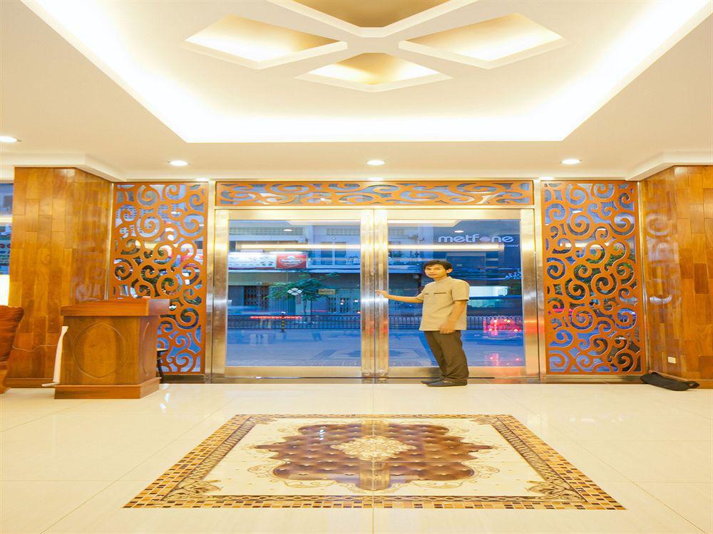 Diamond Hotel بنوم بنه المظهر الخارجي الصورة
